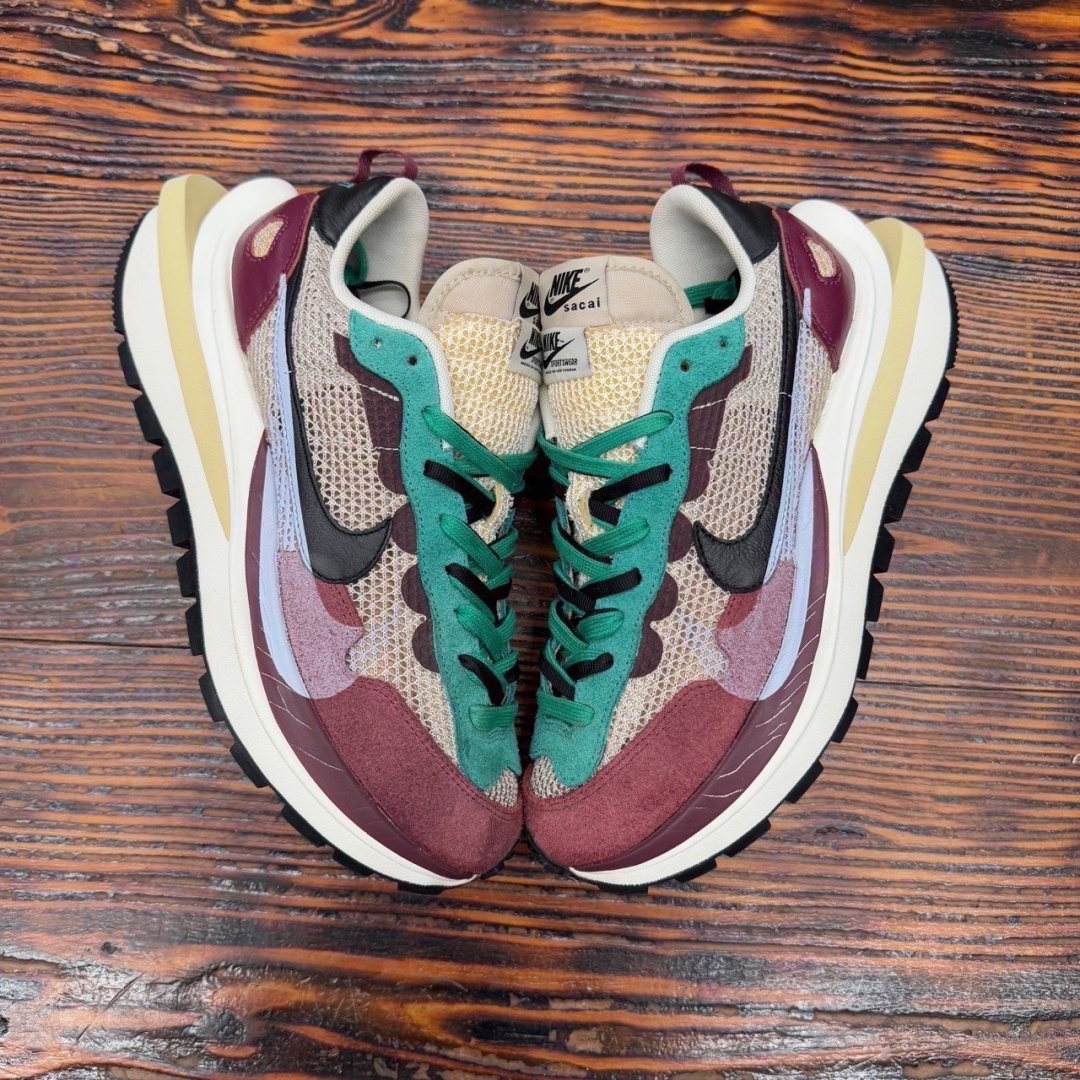 CS3950 - NIKE SACAI X VAPOR VILLAIN RED - 42.5