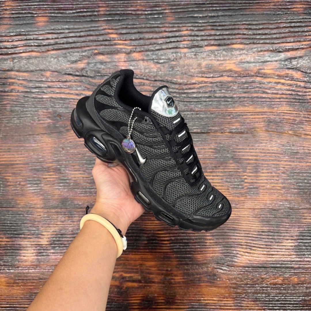 AM PLUS BLACK SUADE SILVER DS FB - 40