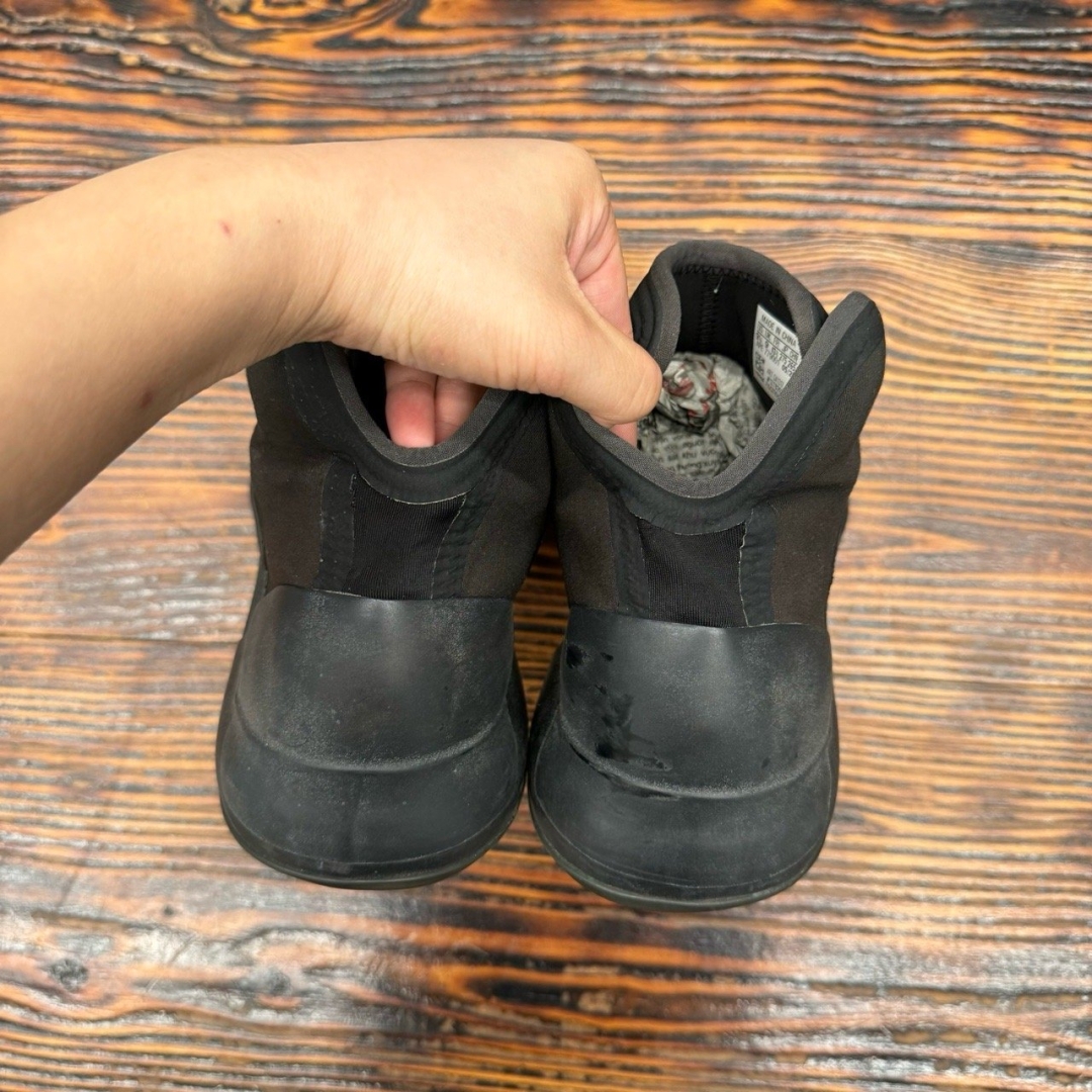 cs2875 - Yezzy Quantum Onyx - 43