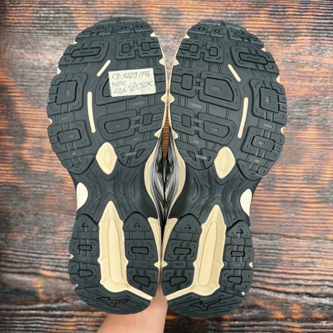 cs3229 - Mizuno Fiyi V2 Cream Silver DS FB - 42.5