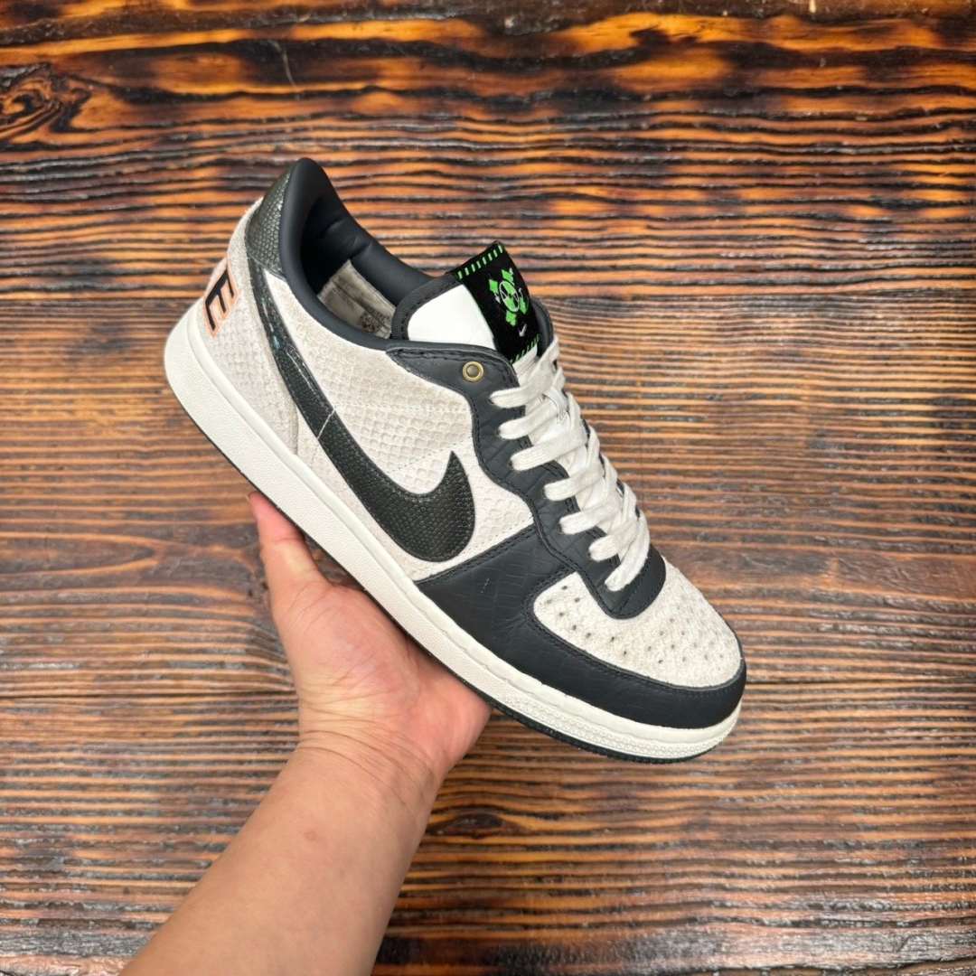 cs3627 - Nike Terminator Low Grey - 41