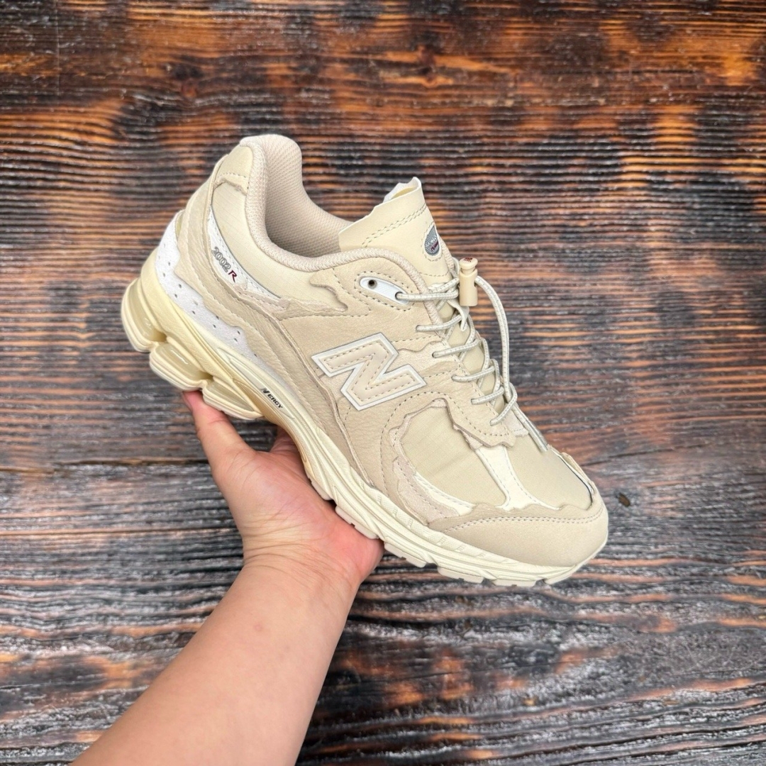 cs3708 - NBL2002 Protection Pack Sandstone DS FB - 40.5