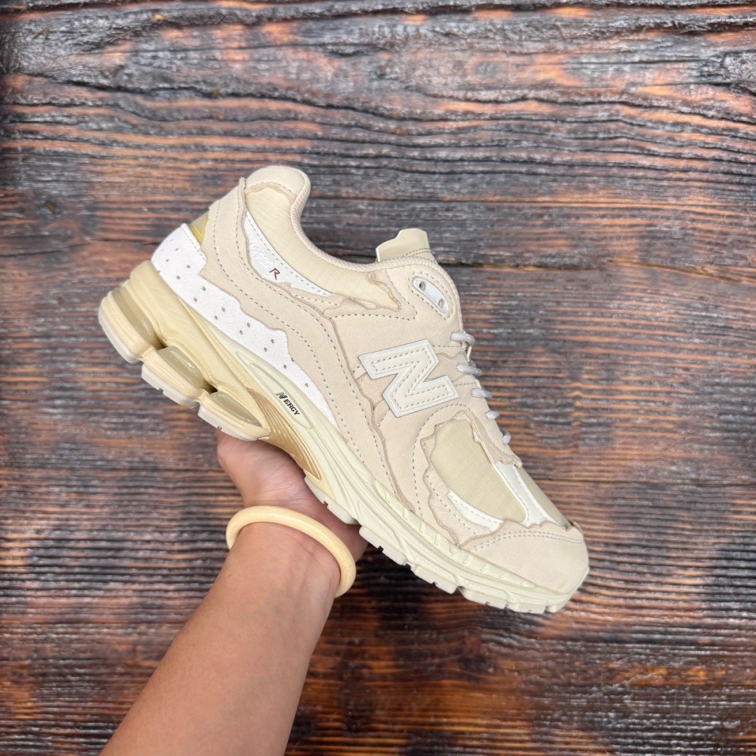 cs3813 - NBL2002 Protection Pack Sandstone DS FB - 42