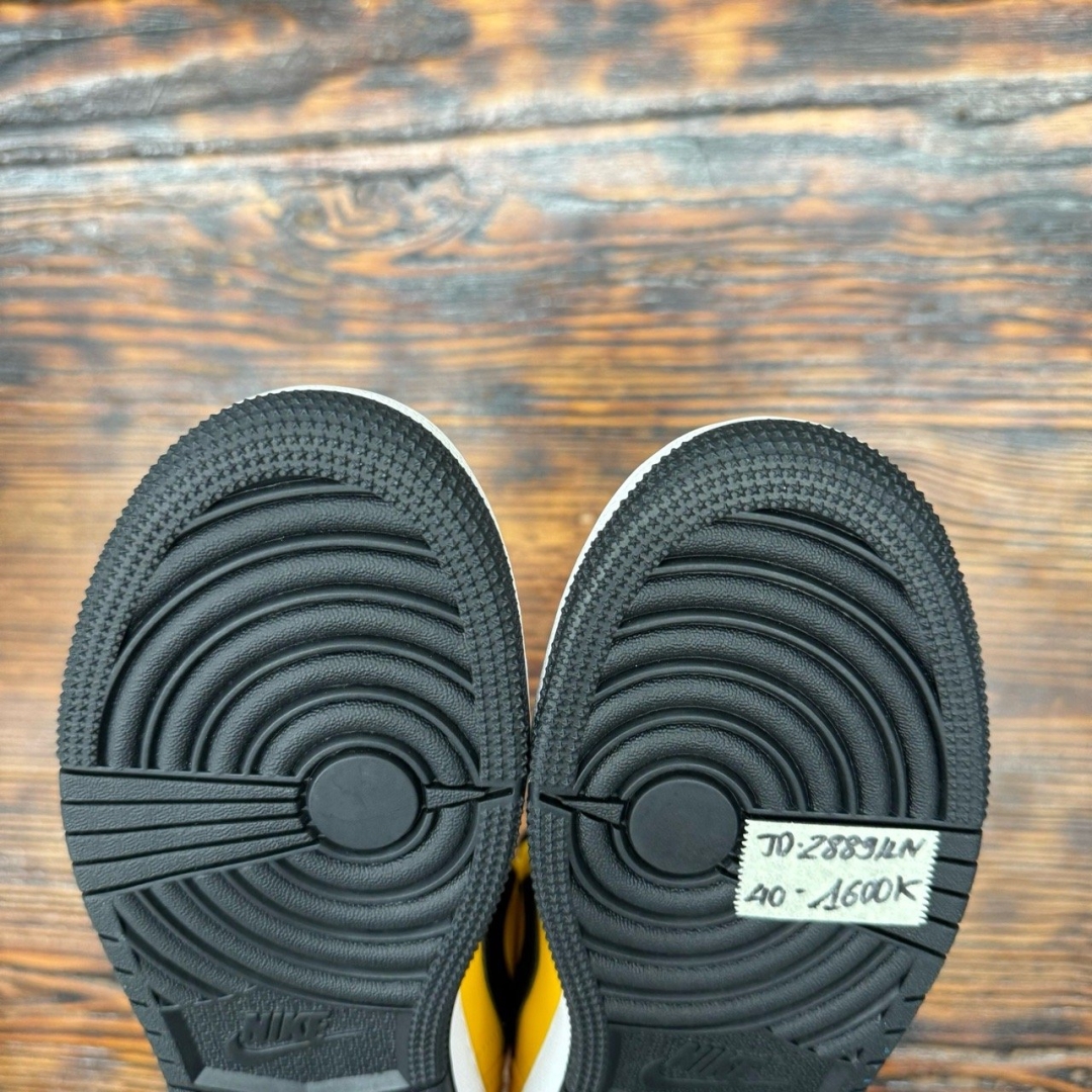 jd2889 - 1S Low University Gold Black LN - 40