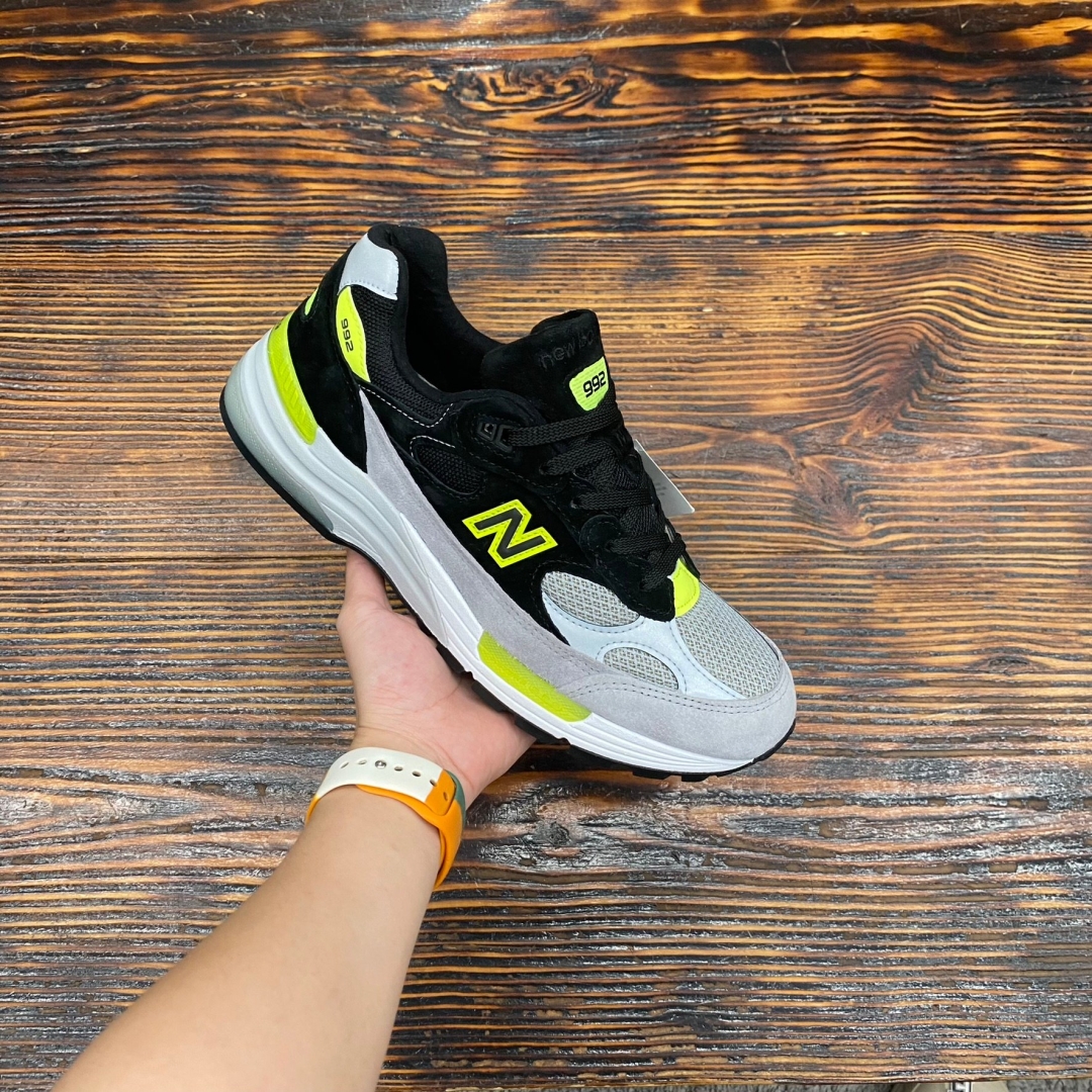 NBL992 BLACK GREY VOLT DS FB - 41.5