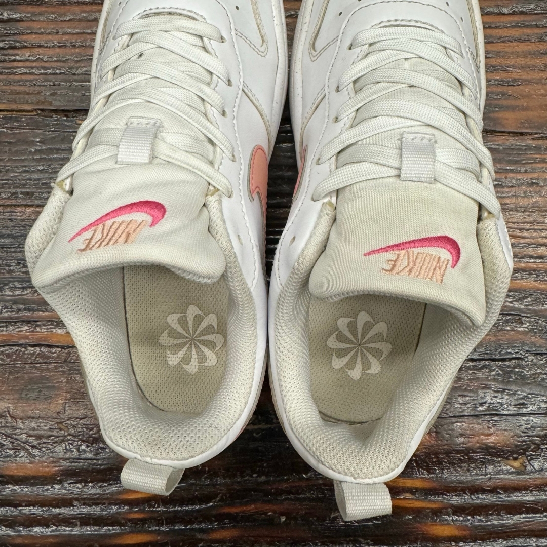 CS4034 - NIKE COURT BOROUGH WHITE PINK - 36,5