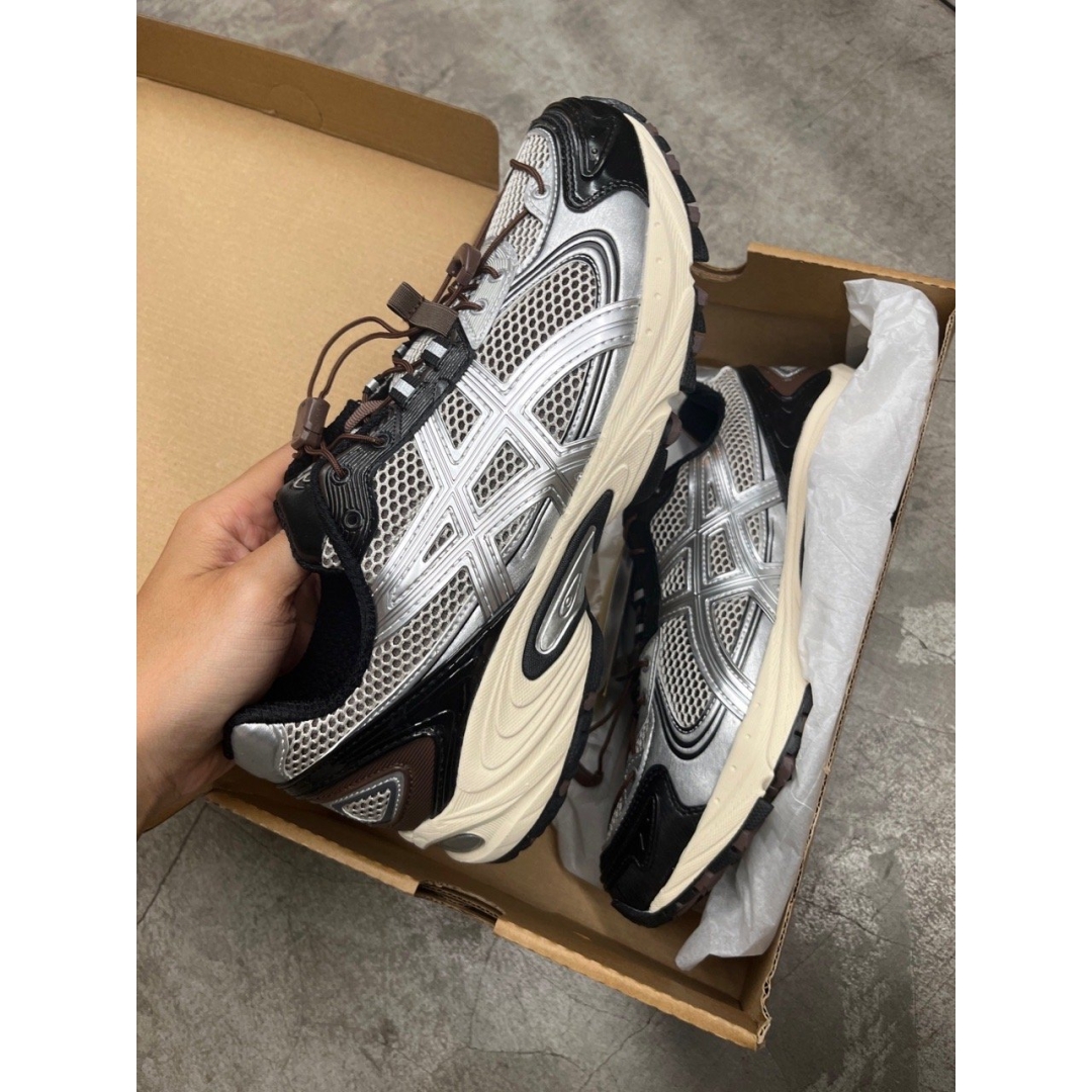 1203A716 ASICS KAHANA TR V4 SILVER BLACK DS FB