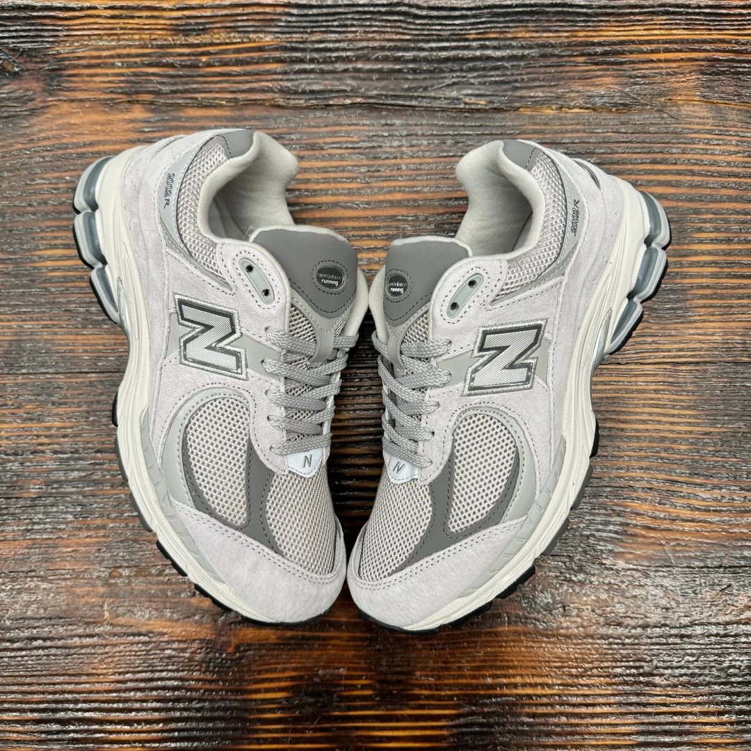 ML2002R0 NEWBALANCE 2002 GREY DS FB