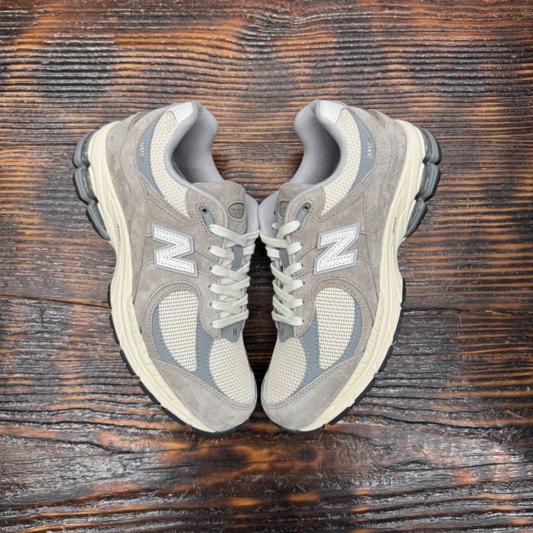 U2002RRD NEWBALANCE 2002 ARID STONE DS FB