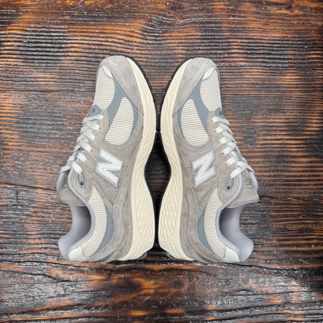 U2002RRD NEWBALANCE 2002 ARID STONE DS FB