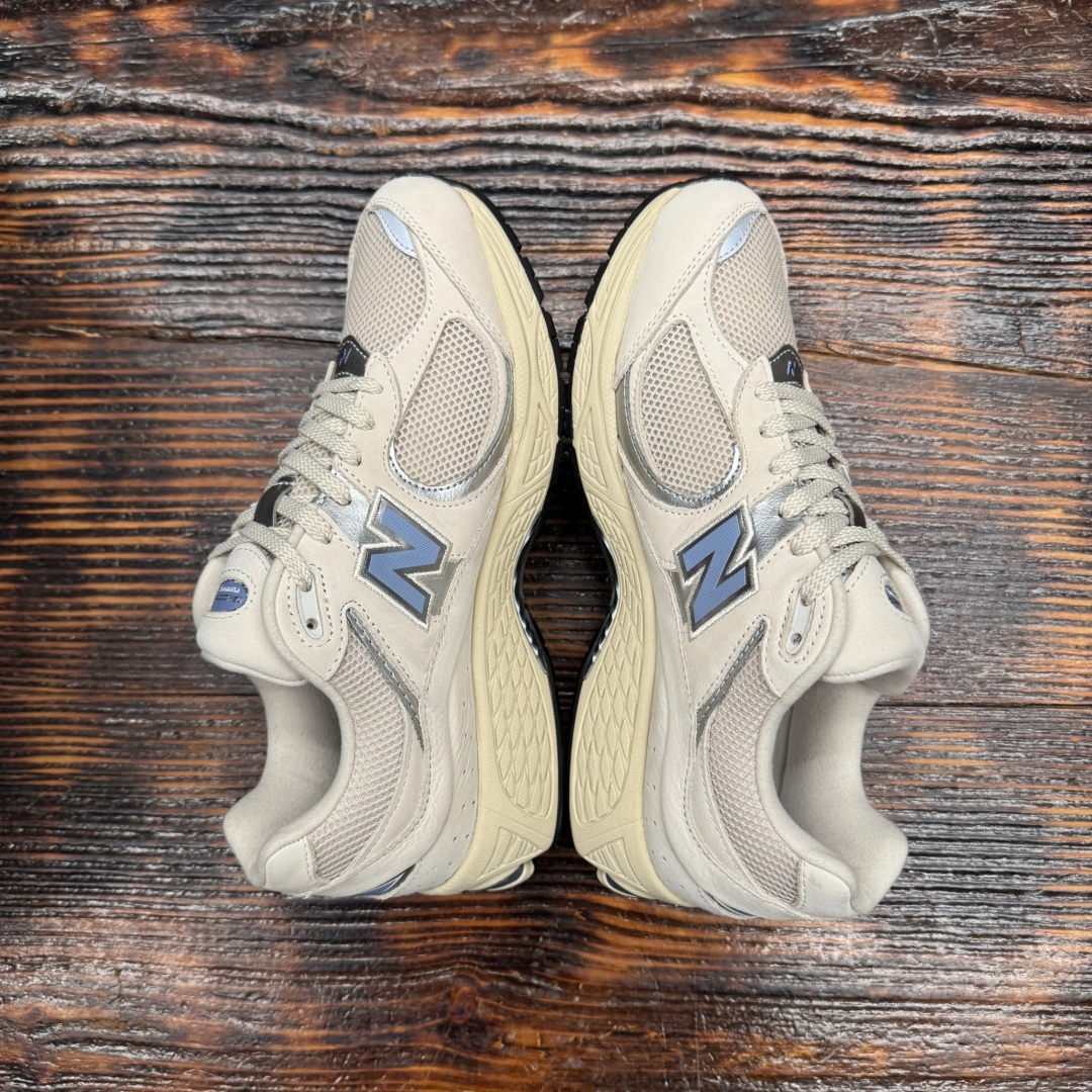 U2002ROB NEWBALANCE 2002 TAN BLUE DS FB