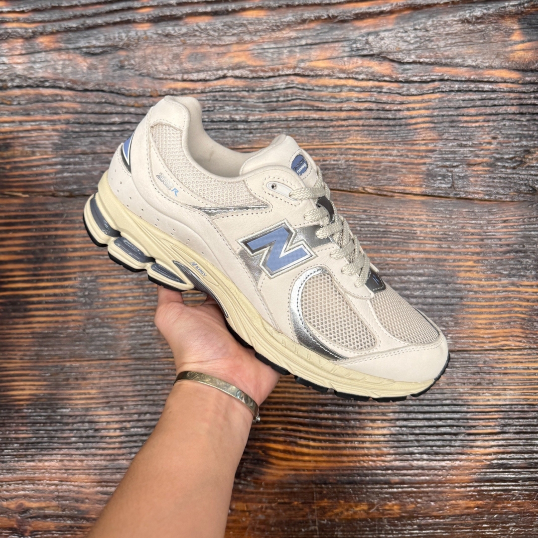 U2002ROB NEWBALANCE 2002 TAN BLUE DS FB