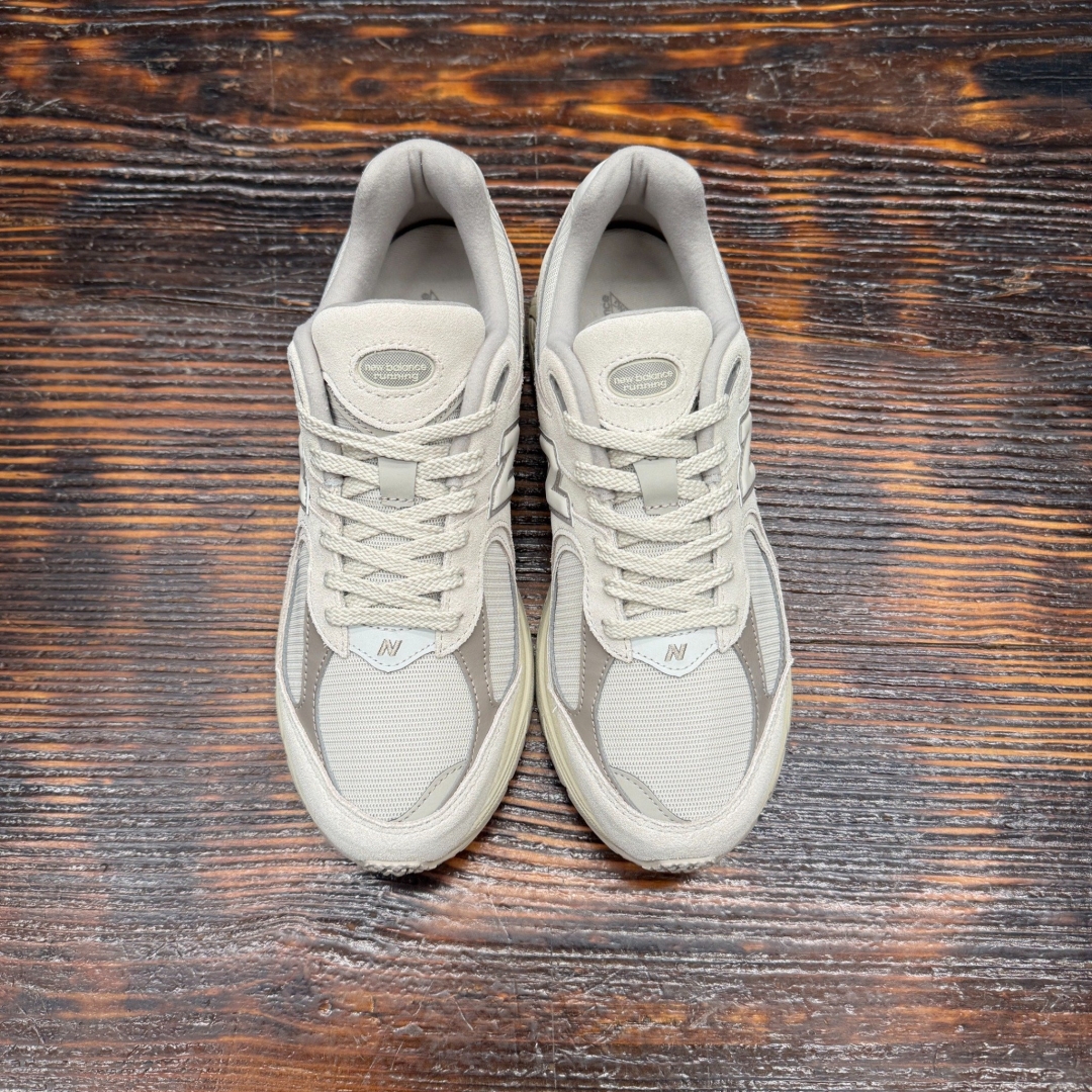 U2002RBE NEWBALANCE 2002 TIMBERWOLF DS FB - 42