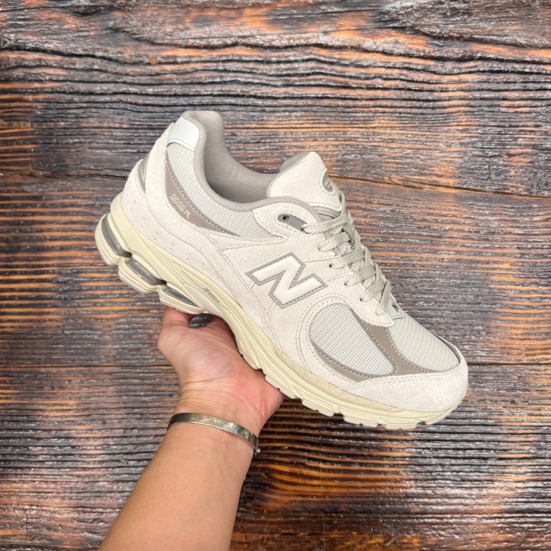 U2002RBE NEWBALANCE 2002 TIMBERWOLF DS FB - 42