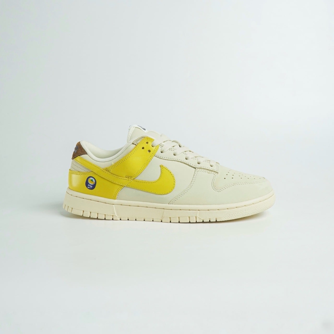 DU476 - DUNK LOW LX BANANA DS FB - 43