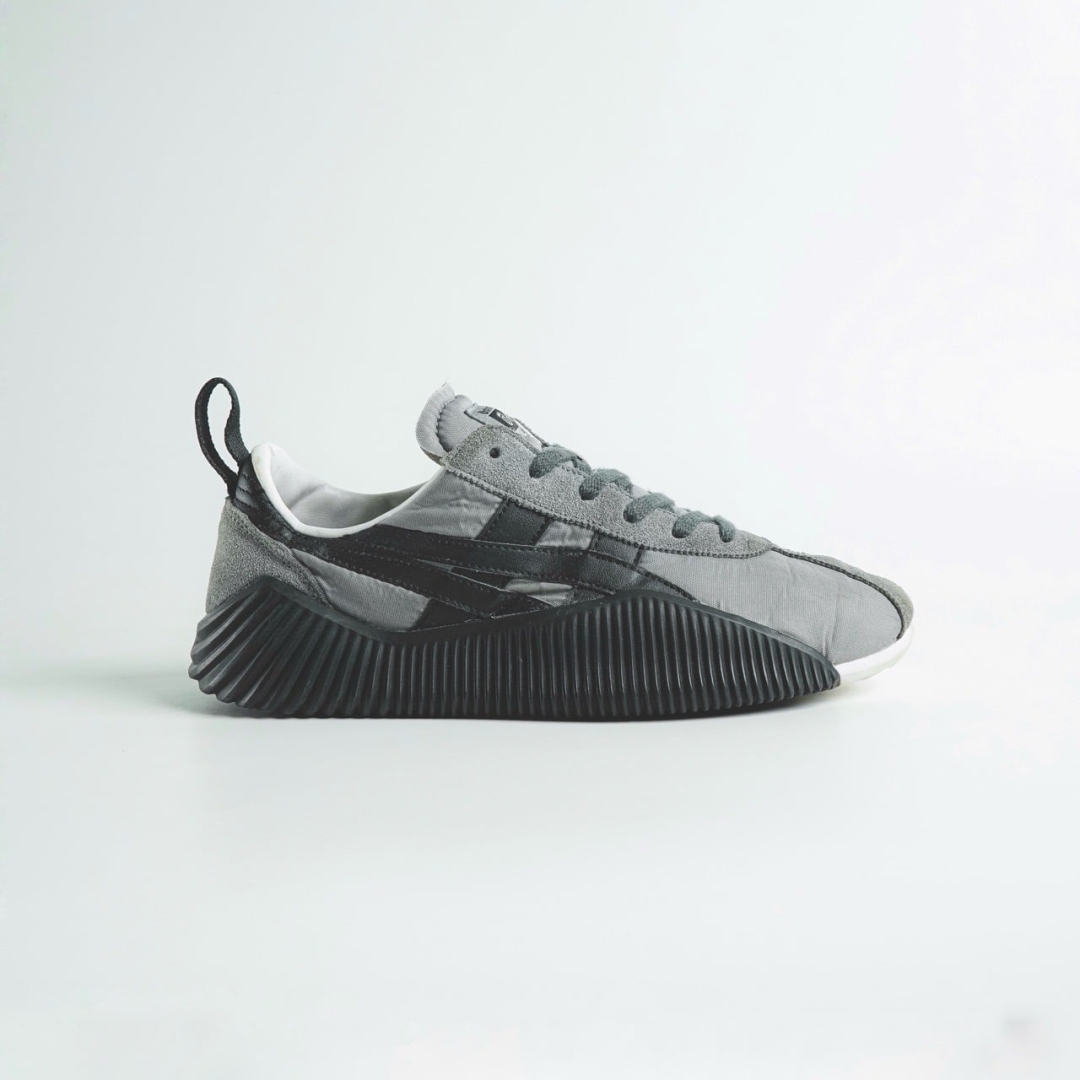 CS4228 - ONITSUKA TIGER ACROMOUNT GREY - 40,5