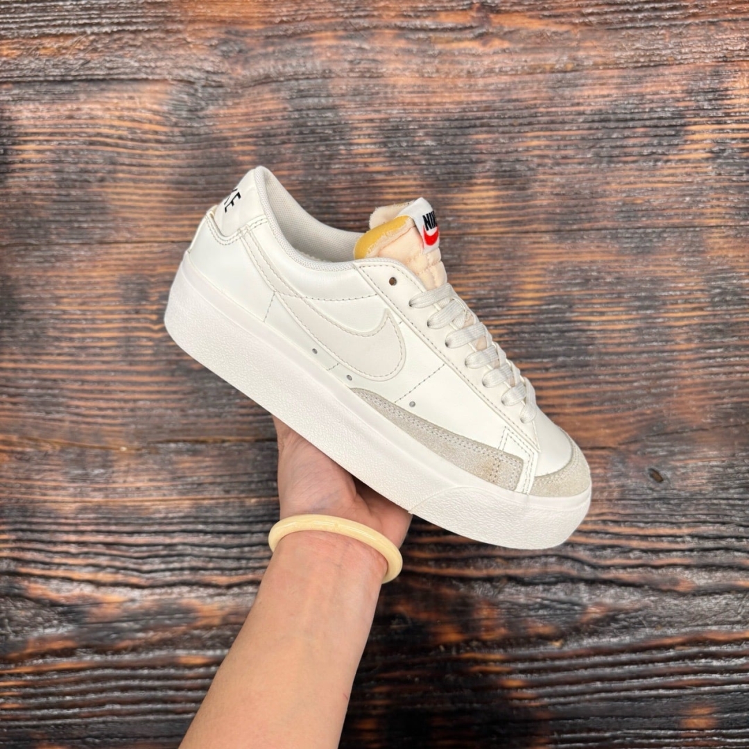 CS4246 - NIKE BLAZER PLATFOM SAIL - 37,5