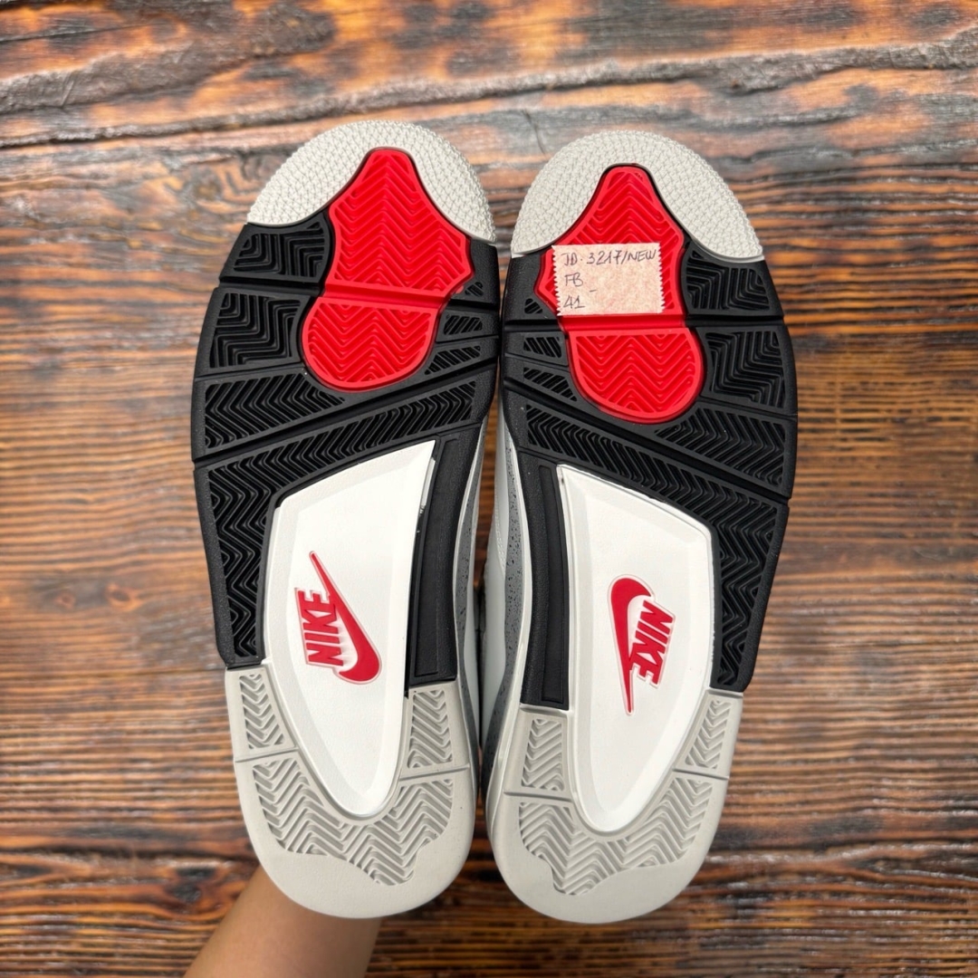 JD3217 - JORDAN 4 WHITE CEMENT DS FB - 41