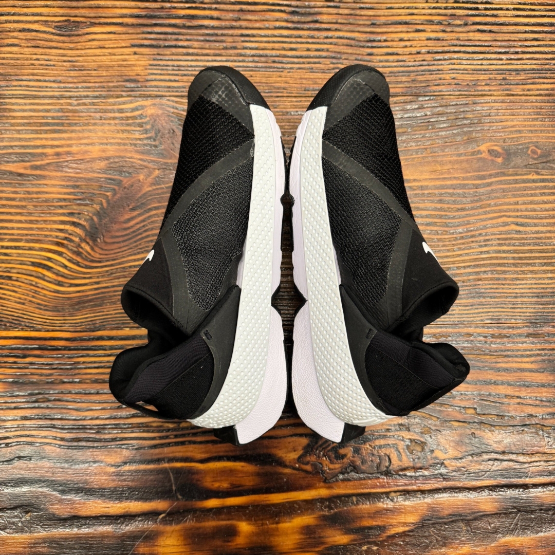 CS4281 - NIKE FLYEASE BLACK WHITE - 40,5