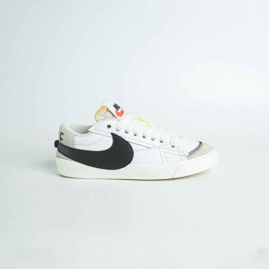 CS4303 - NIKE BLAZER LOW JUMBO WHITE BLACK - 37,5