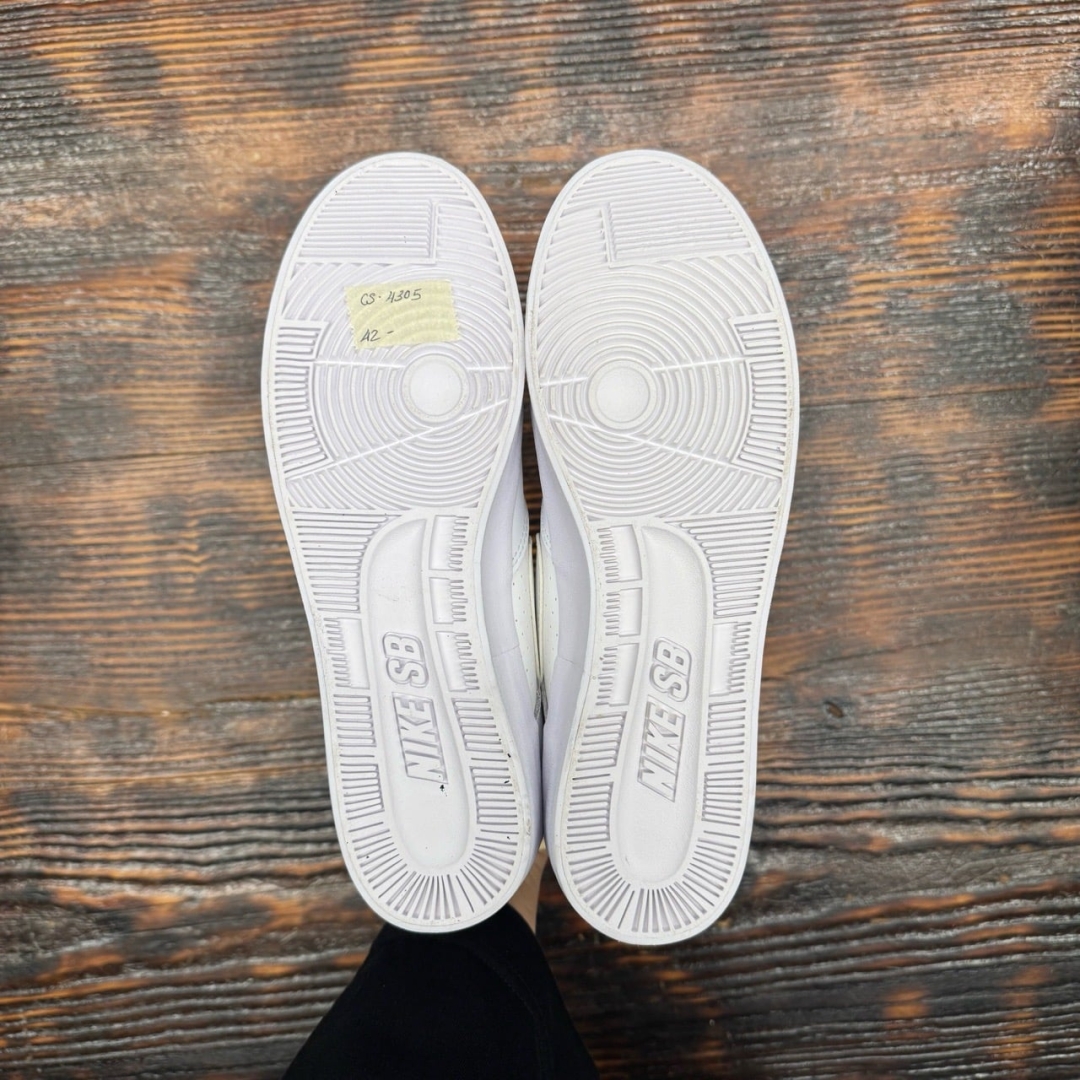 CS4305 - NIKE SB DELTA FORCE WHITE - 42