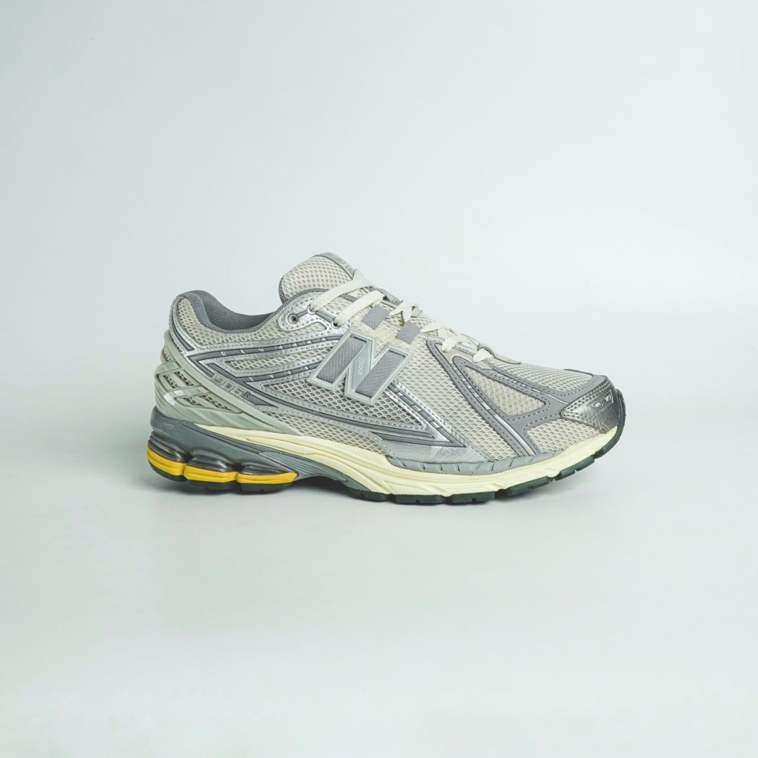CS4317 - NEWBALANCE 1906 MOONROCK - 42,5