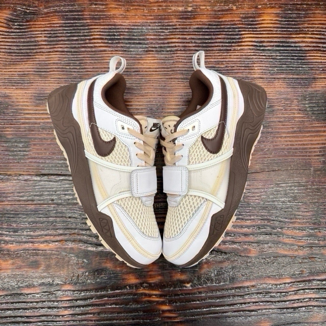 CS4729 - NIKE ZOOM FIELD X TRAVIS SCOTT FB - 42,5