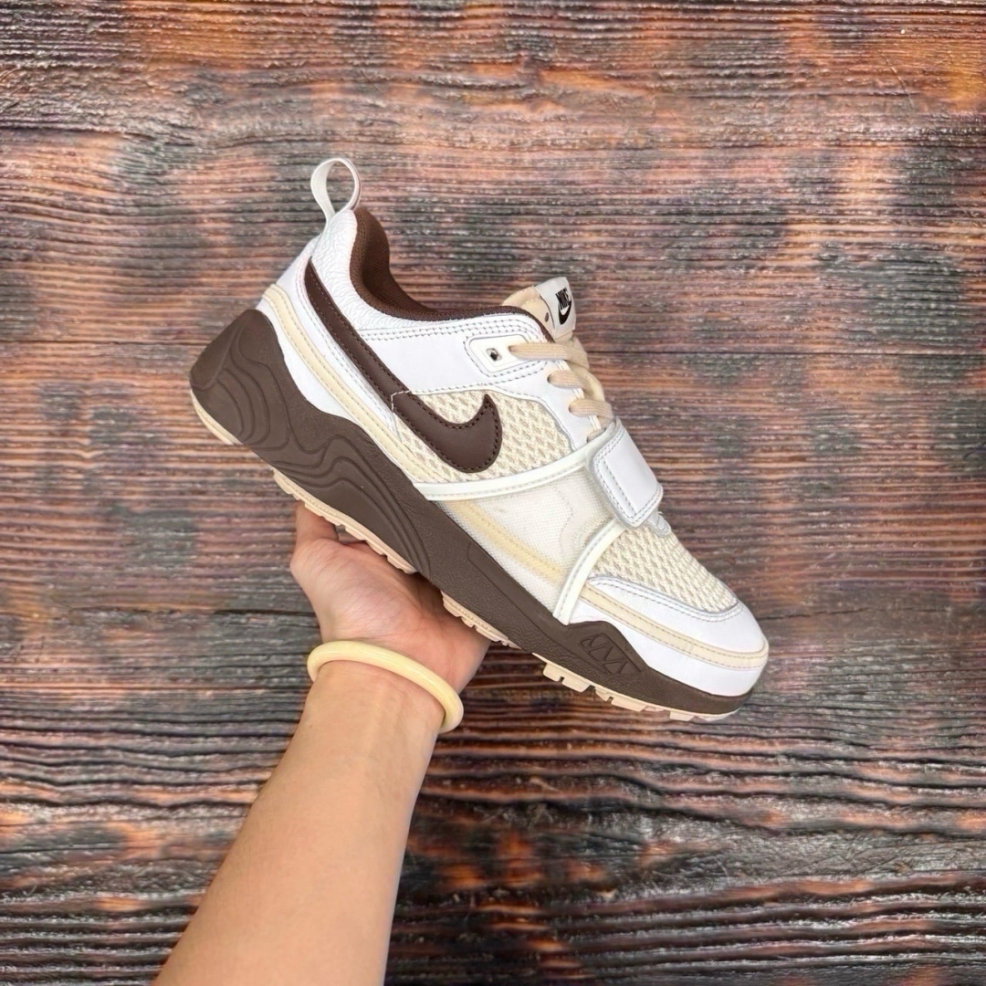 CS4729 - NIKE ZOOM FIELD X TRAVIS SCOTT FB - 42,5