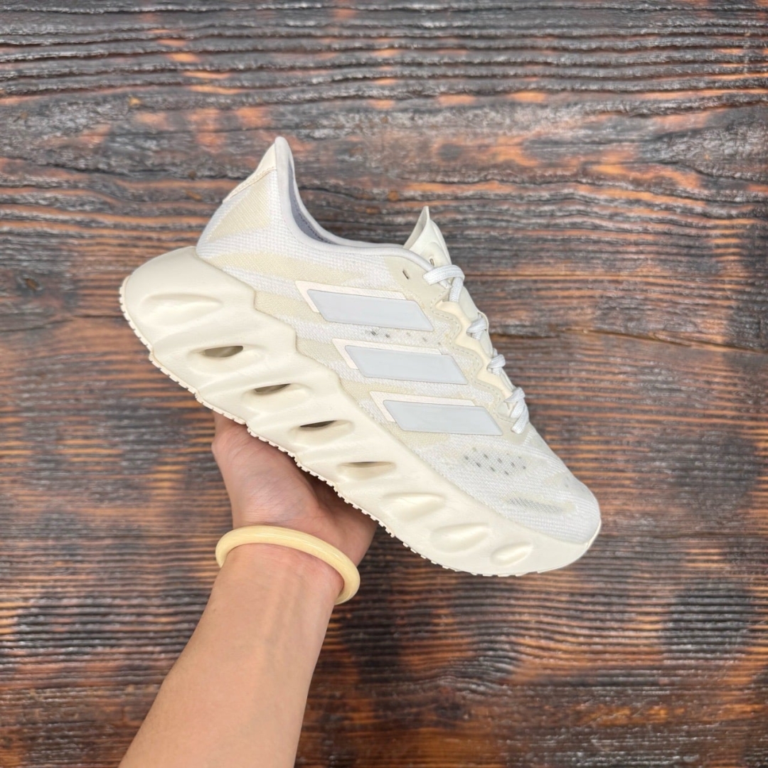 CS4734 - ADIDAS SWITCH FWD WHITE - 37