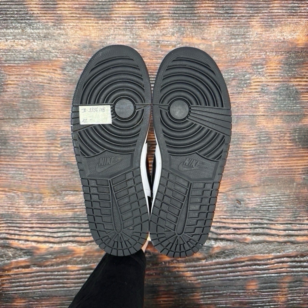 JD3336 - 1S LOW PANDA FB - 42