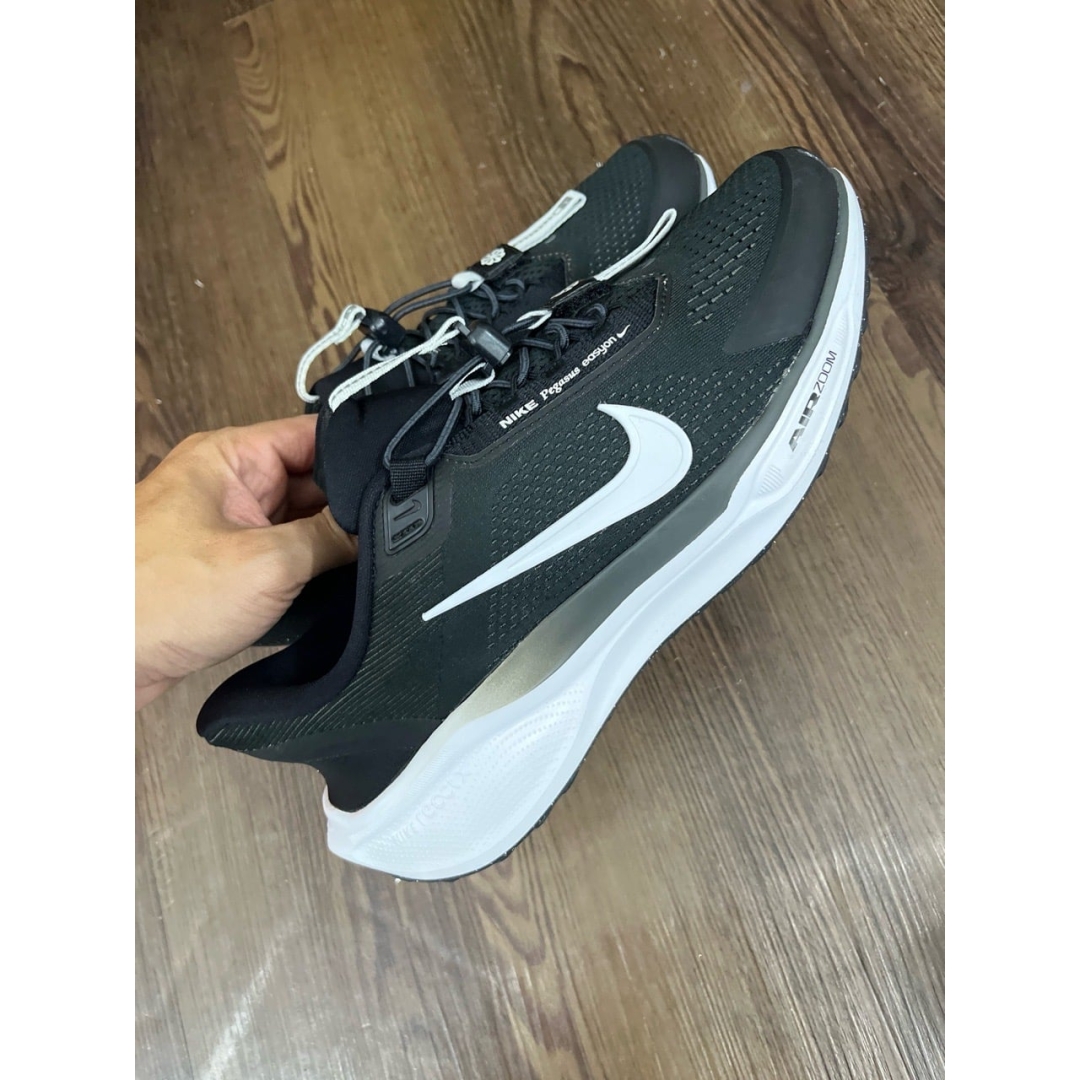 CS5172 - NIKE PEGASUS EASYON BLACK WHITE DS FB - 42,5