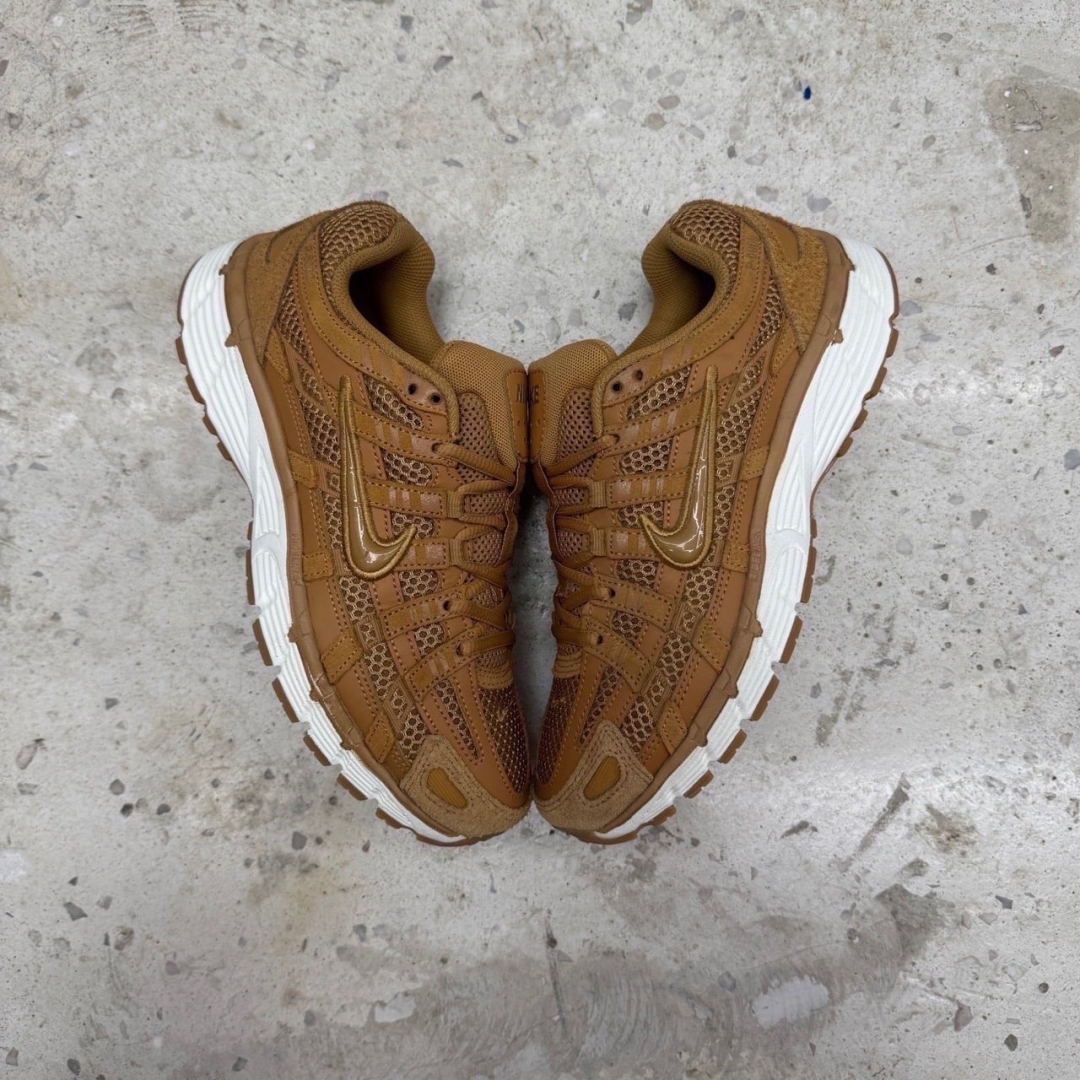 T826CS16 - NIKE P-6000 WHEAT - 40