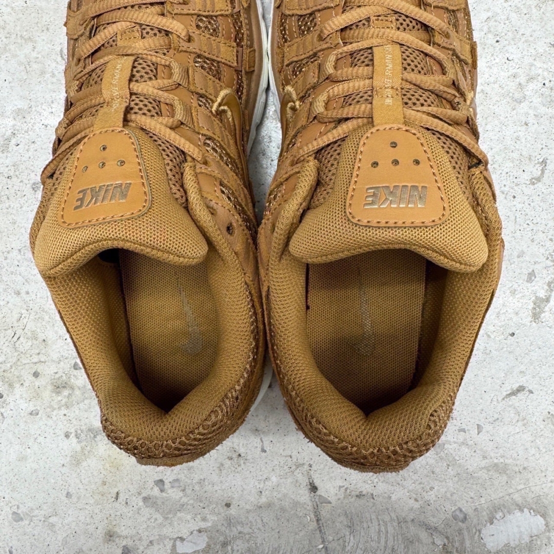 T826CS16 - NIKE P-6000 WHEAT - 40
