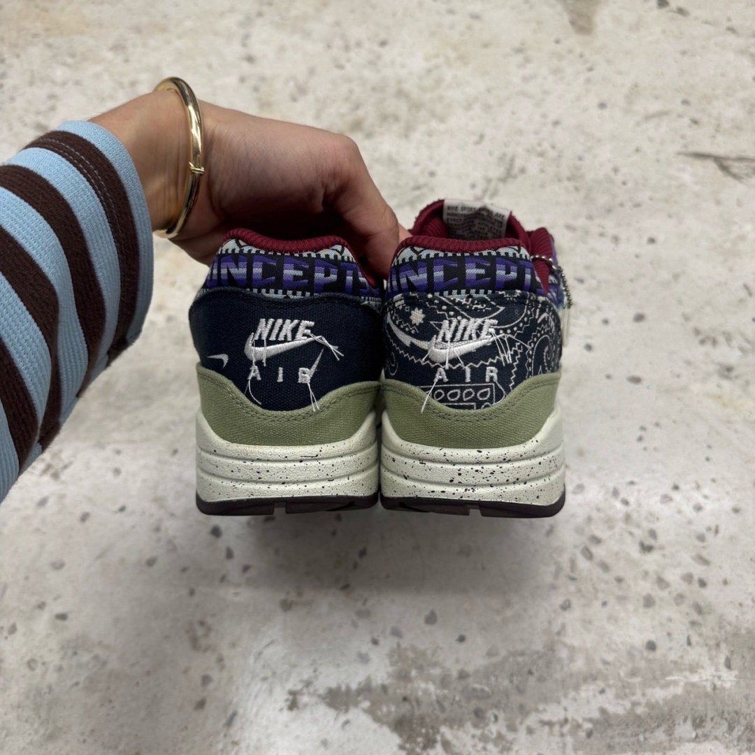 T826AM4 - NIKE AIR MAX CONCEPTS FB - 42