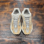Cs177 - Yezzy 700 V2 Cream - 37
