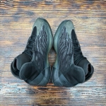 cs2875 - Yezzy Quantum Onyx - 43