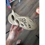 YEZZY FOAM CLAY TAUPE DS FB - 7