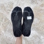 T526CS56 - PUMA MOSTRO BLACK SILVER LN FB - 40,5