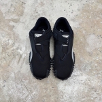 T526CS56 - PUMA MOSTRO BLACK SILVER LN FB - 40,5