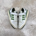 T526CS103 - ADIDAS FORUM 84 LOW WHITE CREW GREEN FB - 43