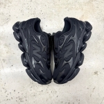 U200078C - NEWBALANCE 2000 BLACK METALLIC DS FB