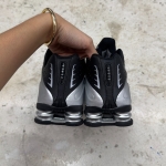 T726CS121 - SHOX R4 SILVER BLACK LN FB - 42