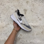 T826CS9 - NIKE WAFFLE GREY - 41