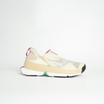 T826CS10 - NIKE GO FLYEASE SAIL GYM RED - 42,5