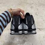 T826CS26 - NIKE SHOX R4 BLACK SILVER DS FB - 45