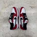 T826JD9 - 1S LOW OG CHICAGO DS FB - 42