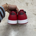 T826JD9 - 1S LOW OG CHICAGO DS FB - 42