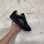 T826CS54 - NEWBLANCE 204L BLACK FB - 40,5