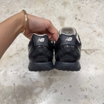 T826CS54 - NEWBLANCE 204L BLACK FB - 40,5