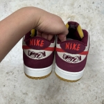T826DU6 - DUNK SB LOW X SKATE LIKE A GIRL LN FB - 42